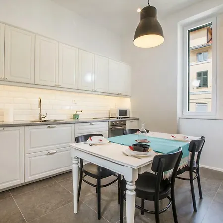 Apartment Mary Split