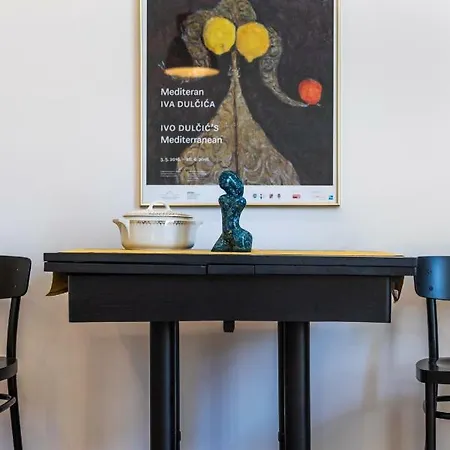 Mary Apartment Split